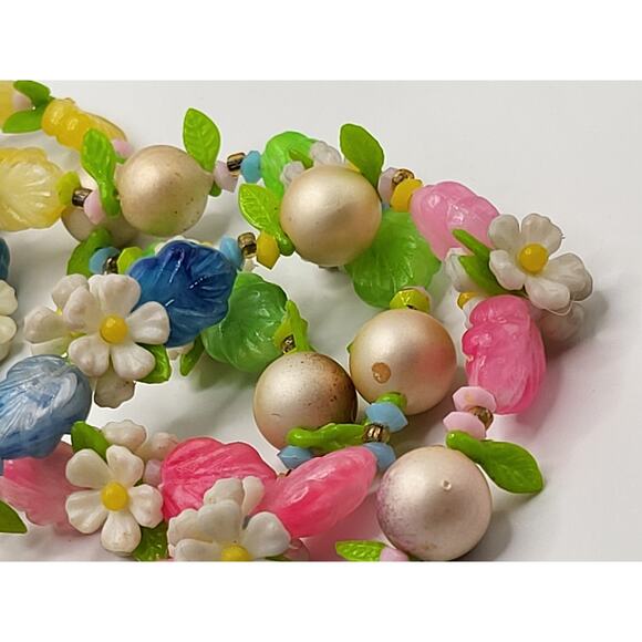 Vintage Floral Bead Necklace 42 in Pastel Lucite Flowers Faux Pearls - Picture 4 of 10